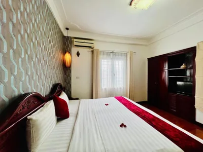 Deluxe Double Room — Hanoi Golden Moon Hotel & Travel